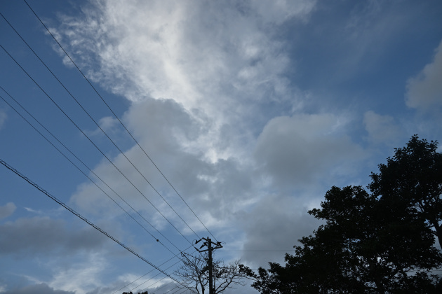 台風の影響を受けた空模様
